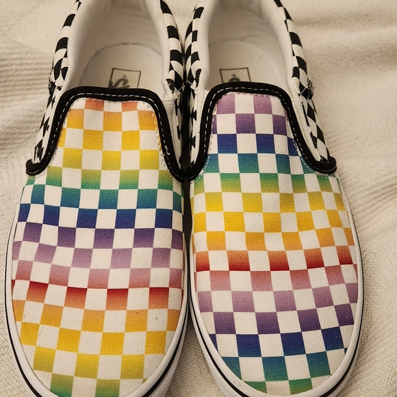 VANS Checkered Classic Slip-ons - Picture 5 of 8